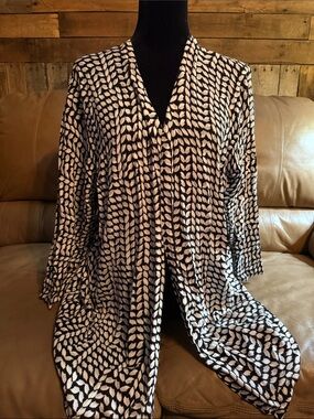 Lane Bryant Black & Cream Leaf-Print Open-Front Cardigan